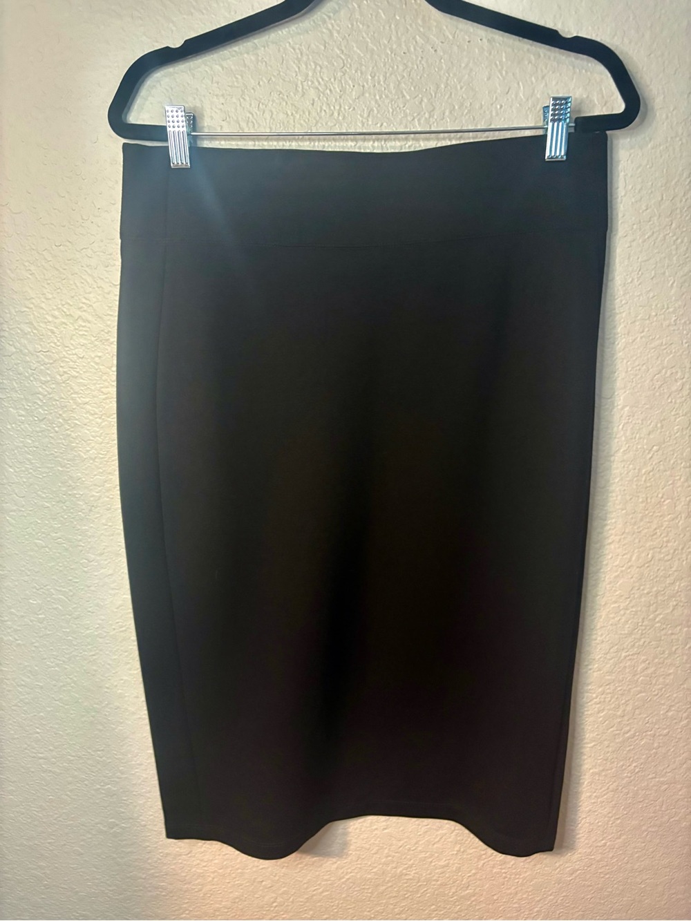 Max Studio Black Pencil Skirt - Sleek Career Staple